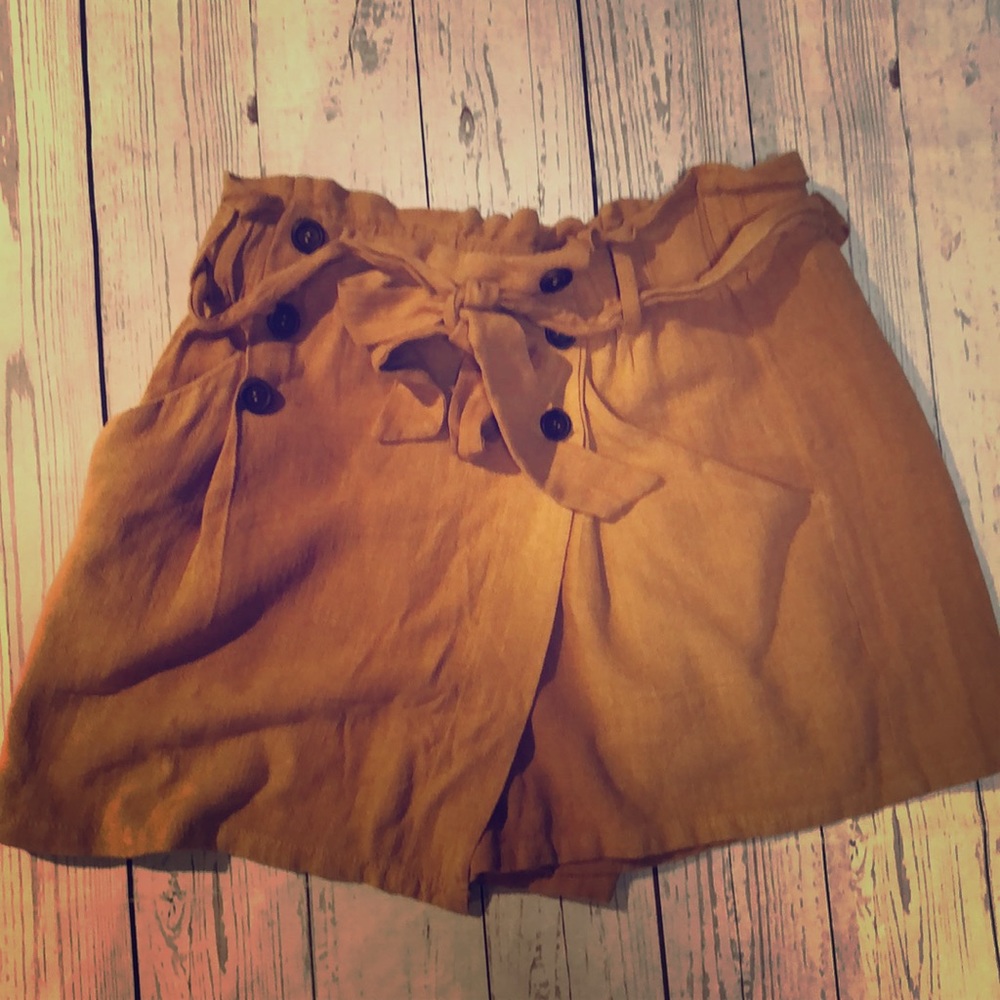 Linen shorts